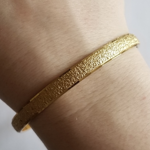 Vintage Monet bracelet gold tone bangle textured beveled - Picture 1 of 9
